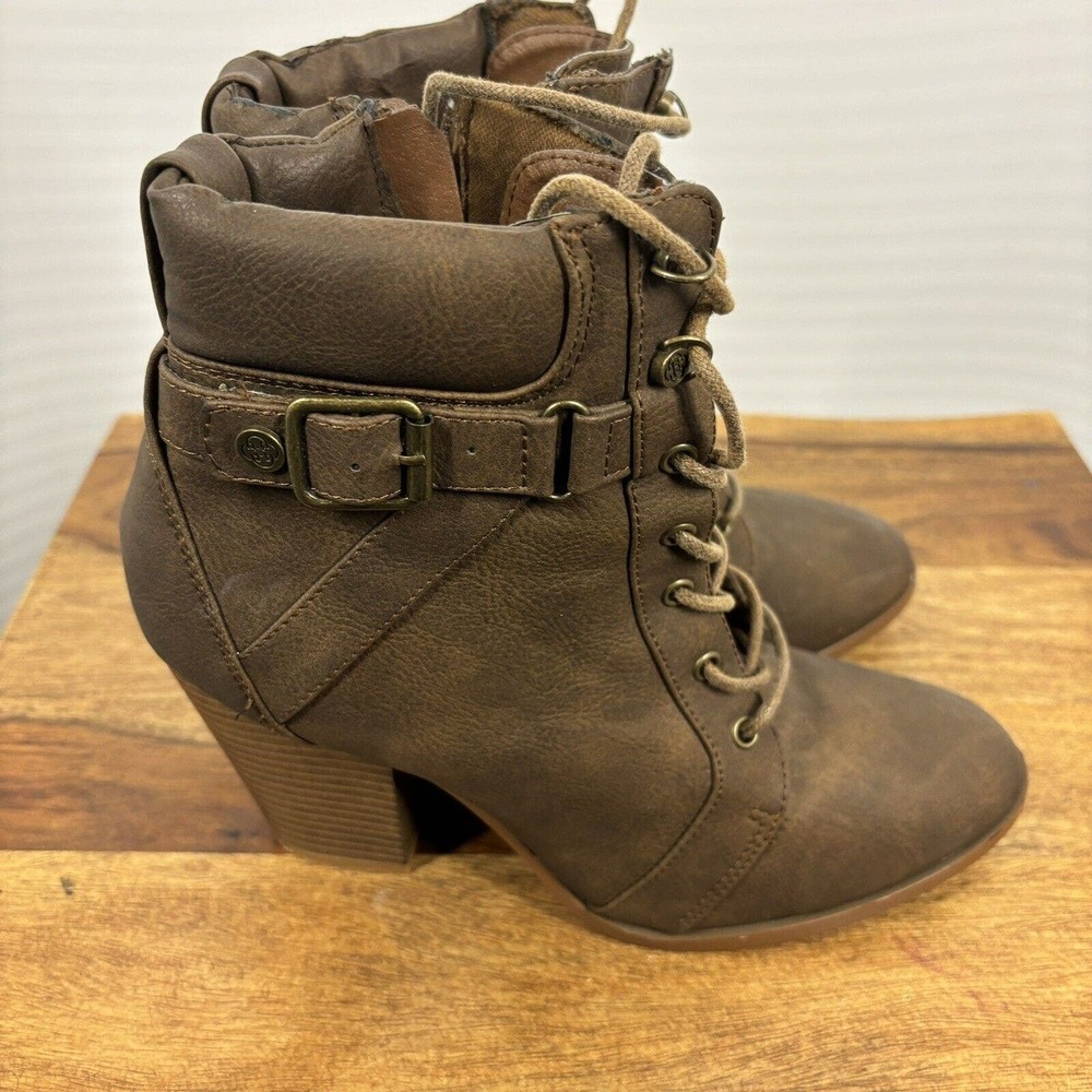 Women's Daisy Fuentes Brown Ankle Zip Up Laces High Heel Boot Size 9 M